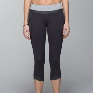 Lululemon Chase me Crop ll Size 4, Color gray,green , Medium Rise